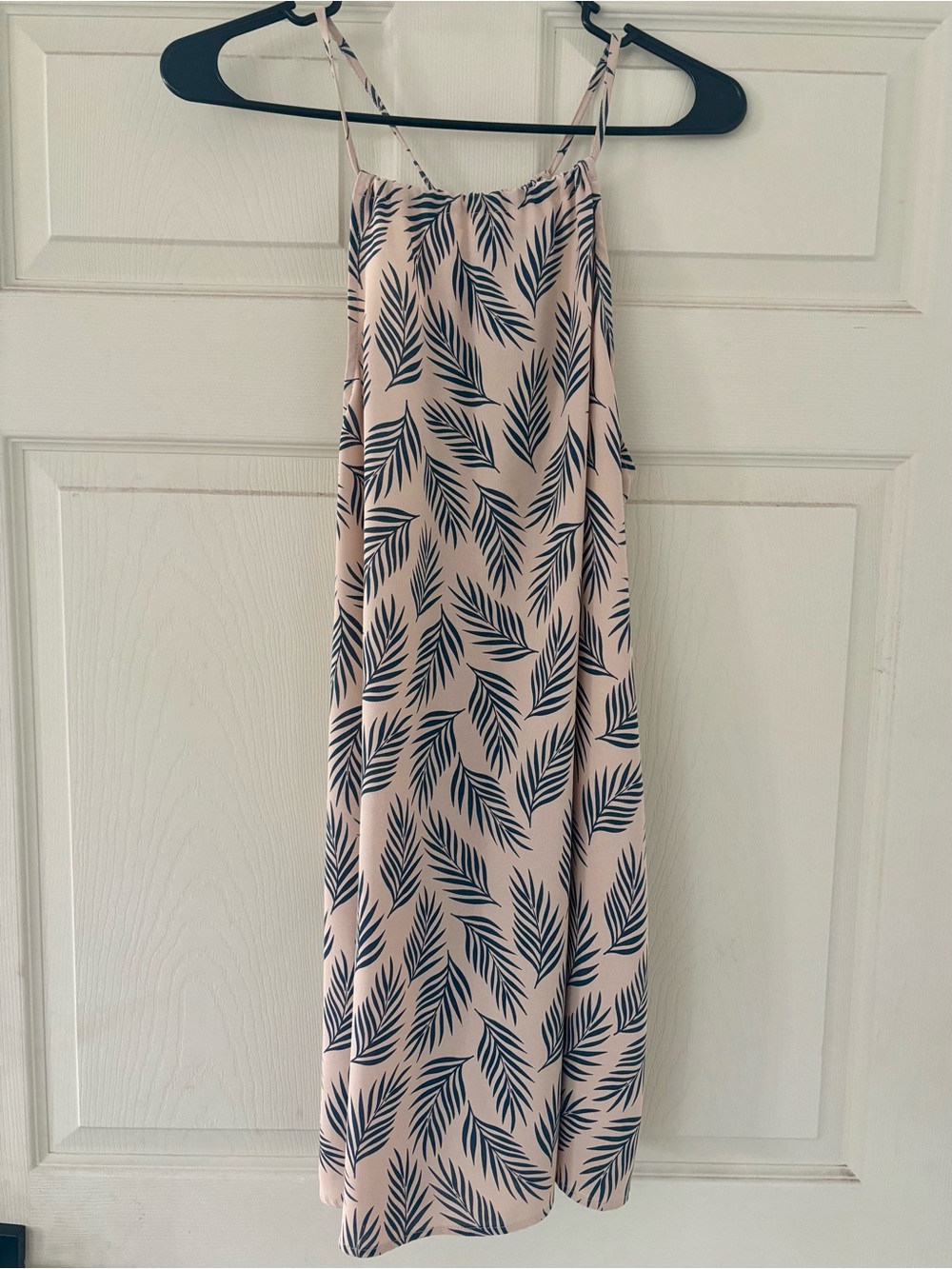 Sleeveless Leaf-Print Slip Dress in Blush and Navy